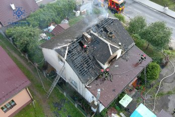 Опіки дістала 70-річна жінка: у Львові горів будинок (відео) – 01