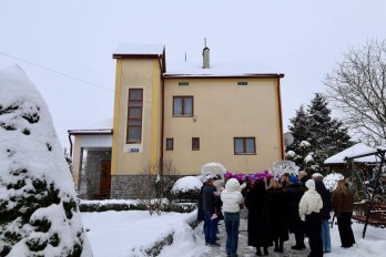 На Львівщині для двох прийомних родин з прифронтових територій придбали будинки за майже 13 млн грн – 03