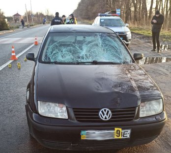 У&nbsp;Городку сталась ДТП, водій Volkswagen збив двох людей (фото) – 02