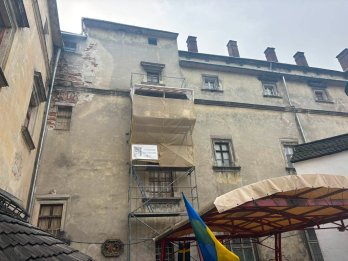 У Львові відреставрують 400-річний рельєф Архангела, який перенесли з невідомого місця – 04