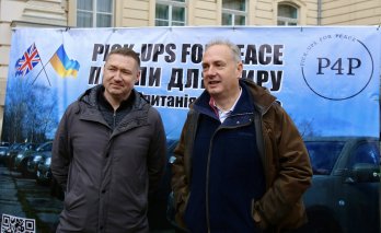 Іноземні волонтери доставили на Львівщину ще 46 позашляховиків для українських військових – 01