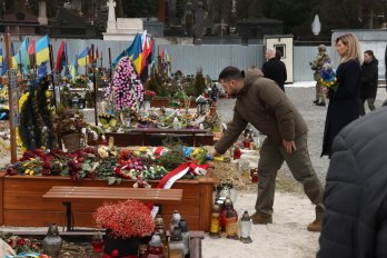 Зеленський разом з президентом Латвії вшанували пам’ять загиблих захисників на Личаківському цвинтарі – 07