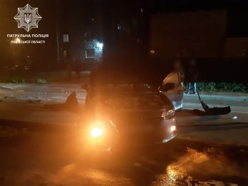 У Львові водій під наркотиками спричинив аварію – 02