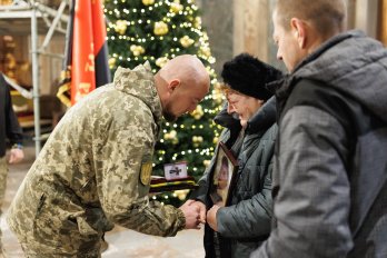 Родинам загиблих воїнів 24-ї бригади у Львові вручили ордени “Хрест Героя”