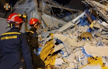 Вночі в центрі Львова на проспекті Свободи обвалилася частина будинку (фото) – 01