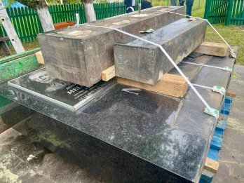 На Львівщину з Люксембурга привезли надгробну плиту голови Проводу ОУН Андрія Мельника – 01