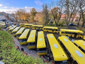 Львівщина закупила 126 шкільних автобусів на понад 300 млн грн – 02