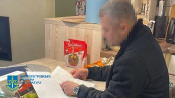 На Дніпропетровщині чиновники розікрали 5,4 млн грн на закупівлі укриттів для шкіл – 03