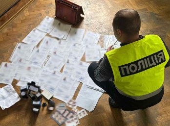 На Львівщині правоохоронці викрили зловмисника, який незаконно переправляв чоловіків за кордон – 01