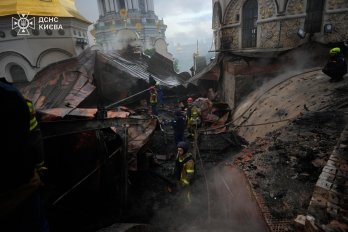 Через влучання російського шахеда Києво-Печерську лавру тимчасово закрили для відвідувачів – 03