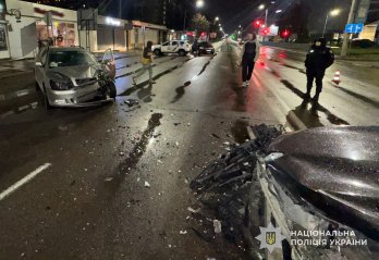 У Львові після зіткнення двох авто до лікарні потрапили п’ятеро людей – 02