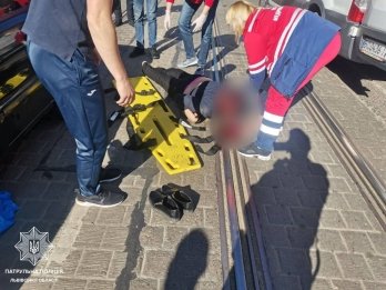У Львові на вулиці Б. Хмельницького водій збив двох жінок (Фото) – 02