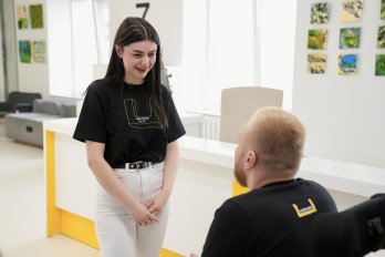 Познайомилися в TikTok: у Львові ветеран освідчився коханій у реабілітаційному центрі – 02