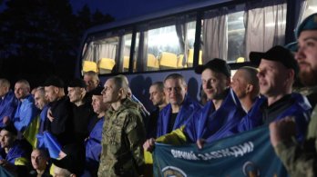 Черговий обмін полоненими: звільнено важкопоранених українських воїнів – 01