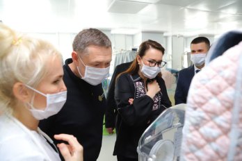 Прем’єр-міністр Юлія Свириденко відвідала Львівський перинатальний центр – 02