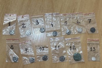 Львівські митники передали до музею вилучені на кордоні монети Римської імперії – 04