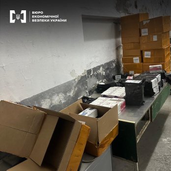 Мешканець Львівщини намагався сховати від митників 300 кг апельсинів в авто – 01