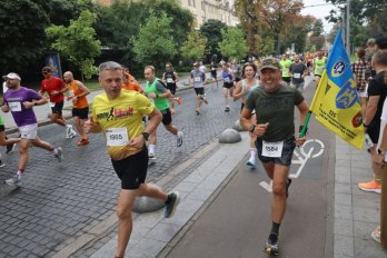 Понад 2500 людей взяли участь у благодійному забігу у Львові – 02