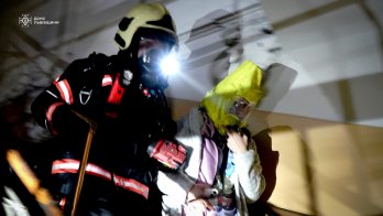 Через ранкову пожежу в центрі Львова з будинку евакуювали 17 людей – 05