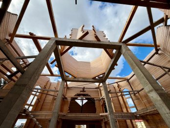 У Львові зводять новий дерев’яний храм – 02