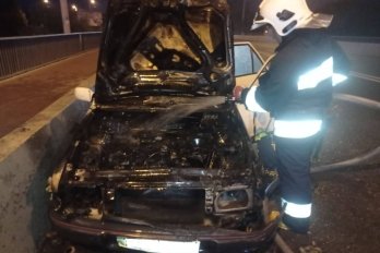 У Львові під час руху загорівся автомобіль – 01