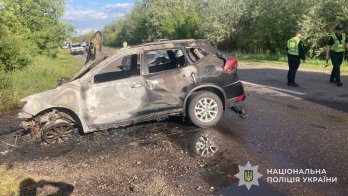 Неподалік Городка внаслідок ДТП вщент згорів Nissan Rogue: є постраждалі – 05