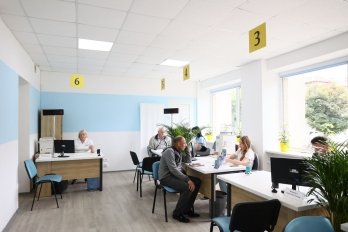 У Львові відкрили міський центр підтримки переселенців – 04