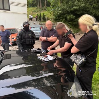 Полковника судової охорони Львівщини затримали на хабарі – 02