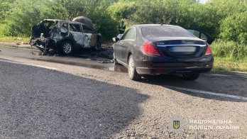 Неподалік Городка внаслідок ДТП вщент згорів Nissan Rogue: є постраждалі – 02