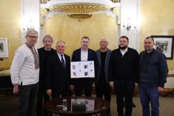До дня міста Львова відкрили виставку та погасили поштову марку – 02