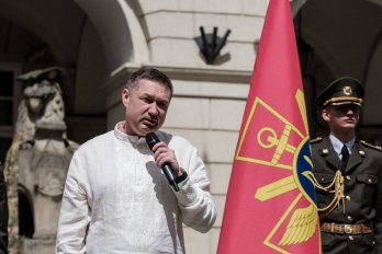 Ветеран з ампутацією рук і ніг підняв прапор до 770-річчя Львова – 03