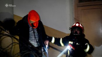 Через ранкову пожежу в центрі Львова з будинку евакуювали 17 людей – 02