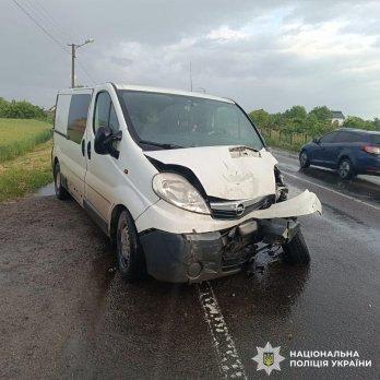 Через ДТП з мікроатобусом біля Жовкви до лікарні потрапили двоє людей – 01