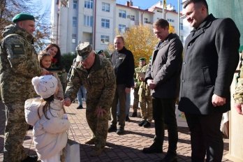 12 прикордонників та їхні сім’ї отримали житло у Львівській області — Козицький – 05