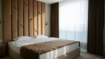 У Львові за понад 200 млн грн виставили на продаж арештований готель “Турист” – 01