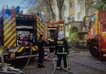 Через пожежу в багатоповерхівці у Львові рятувальники евакуювали п’ятьох дітей – 02