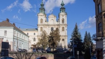 У Львові на вулиці Бандери відкопали людські кістки