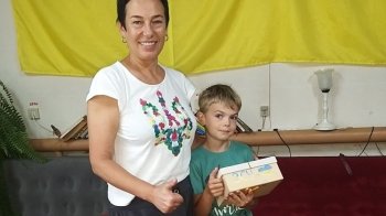 На Стрийщині 8-річний хлопчик облаштував блокпост, щоб зібрати гроші для ЗСУ