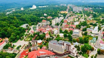 У Трускавці запрошують на благодійну виставку-продаж картин відомих українських художників