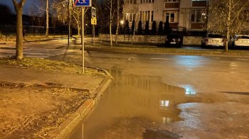 Вулиця «пливе»: львів’яни поскаржились на неправний дощоприймач у Залізничному районі