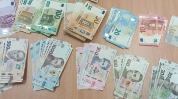 73-річна жінка везла валюту в автобусі через кордон з Львівщиною