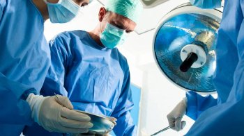 У Львові прооперували чоловіка з рідкісним паразитарним захворюванням