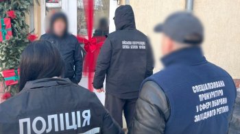 Військовий за 15 000 доларів обіцяв побратиму домовитися про лікування у львівському госпіталі