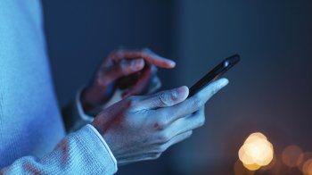 Обікрав знайомого скориставшись його телефоном: затримано зловмисника