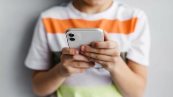 Через страшну мобільну гру хлопчик зі Стрия дзвонив у поліцію