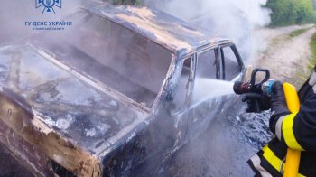 На Львівщині зранку згоріло авто