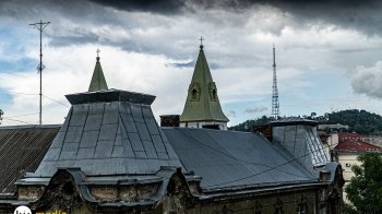 На завтра синоптики оголосили штормове попередження