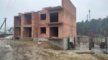 В Рудно виявили забудови з архітектурними порушеннями