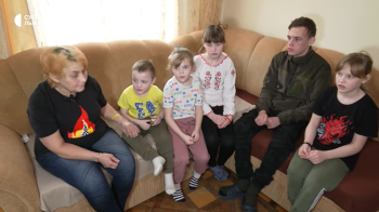 Батько загинув на фронті, а мати кинула: у Львові оселилася жінка зі Слов’янська, яка сама виховує п’ятьох онуків