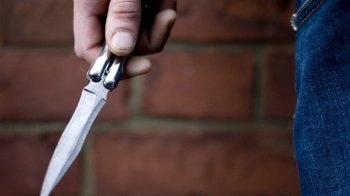 У Львові на вулиці чоловік поранив ножем 20-річного хлопця і втік